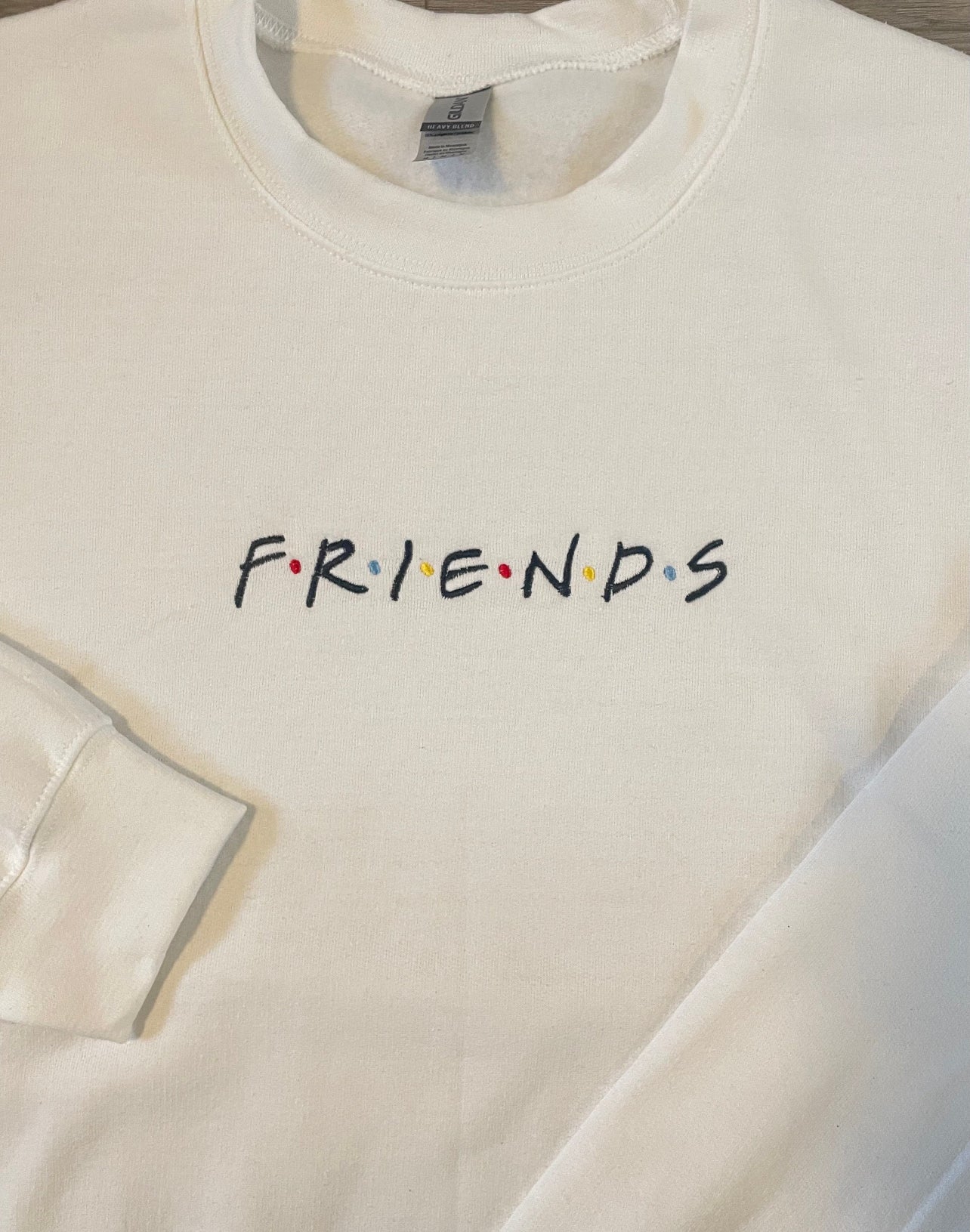 Sweat Brodé Personnalisable Friends 🧵✨