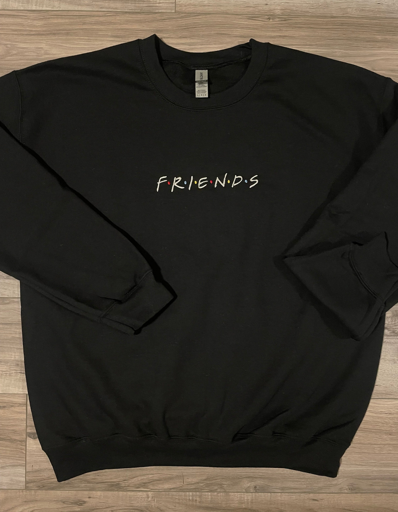 Sweat Brodé Personnalisable Friends 🧵✨